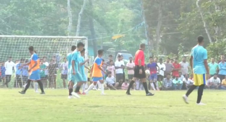 ছিপাঝাৰৰ হাজৰিকাপাৰাত অনুষ্ঠিত ৰাইজিং ট্ৰফী  ফুটবল প্ৰতিযোগিতাৰ সামৰণি