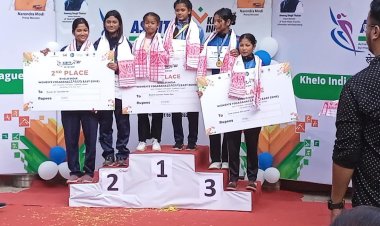 দৰঙ জিলাৰ দেওমৰনৈ বড়িগাৱৰ  মিনাক্ষী গোস্বামী আৰু কপিলীসত্ৰ সুস্মিতা ডেকাই আৰ্টিষ্টিক পেয়াৰ শাখাত *সোনৰ পদক