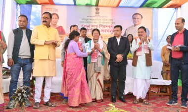 দৰঙৰ ছিপাঝাৰত নতুন ৰেচন কাৰ্ড বিতৰণ