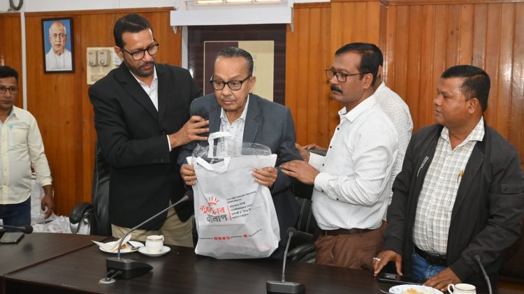 চৰকাৰী স্বীকৃতিপ্ৰাপ্ত সাংবাদিকলৈ শুভেচ্ছামূলক উপহাৰ