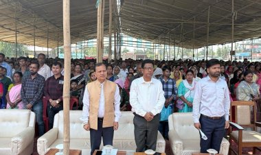 দৰং জিলাৰ তিনিওটা সমষ্টিত হিতাধিকাৰীৰ মাজত প্ৰধানমন্ত্ৰী আবাস যোজনা (গ্ৰামীণ)ৰ অধীনত গৃহ নিৰ্মাণৰ বাবে আবণ্টন আৰু শুভেচ্ছা পত্ৰ বিতৰণ